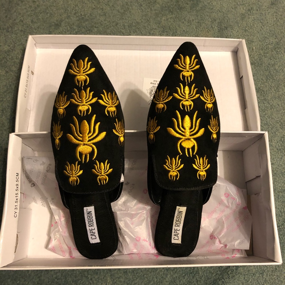 Cape Robbin Bee Mules